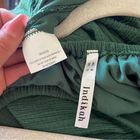 Indikah Green Ruffle Dress Off The Shoulder Wrap EUC Size Small Fits Medium Too - Picture 4 of 5